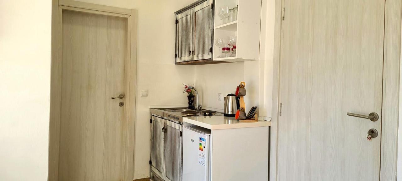 Riviera Inn Apartments ウルツィニ エクステリア 写真