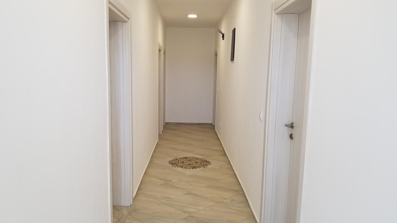 Riviera Inn Apartments ウルツィニ エクステリア 写真